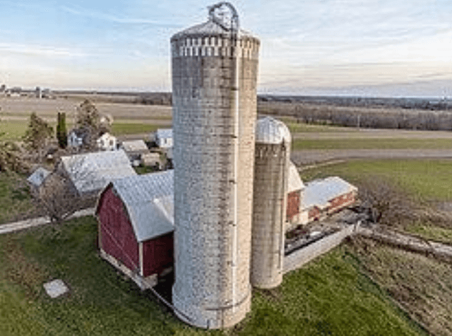 Silo. Fonte: Wikimedia Commons.